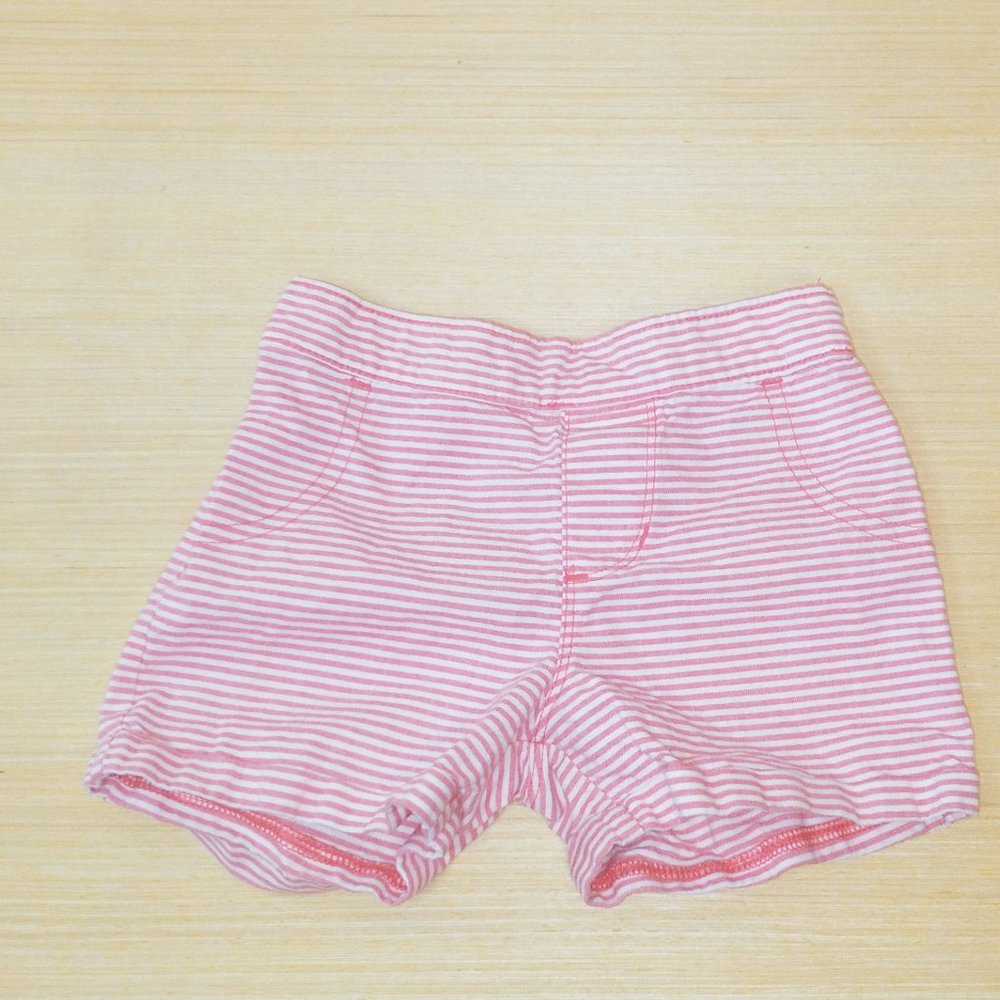 Carters Girls Shorts in size 2T in Pink and White Striped Shorts